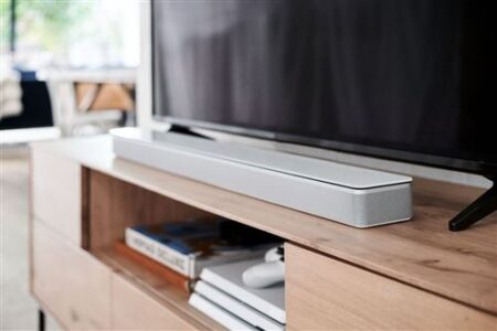 Bose Soundbar 700 in Weiß, Premium-Barre de Son mit Dolby Atmos für ein außergewöhnliches Heimkinoerlebnis.