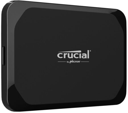 Eine elegante schwarze Crucial X9 1TB externe ssd mit kompaktem Gehäuse und USB-C Anschluss.