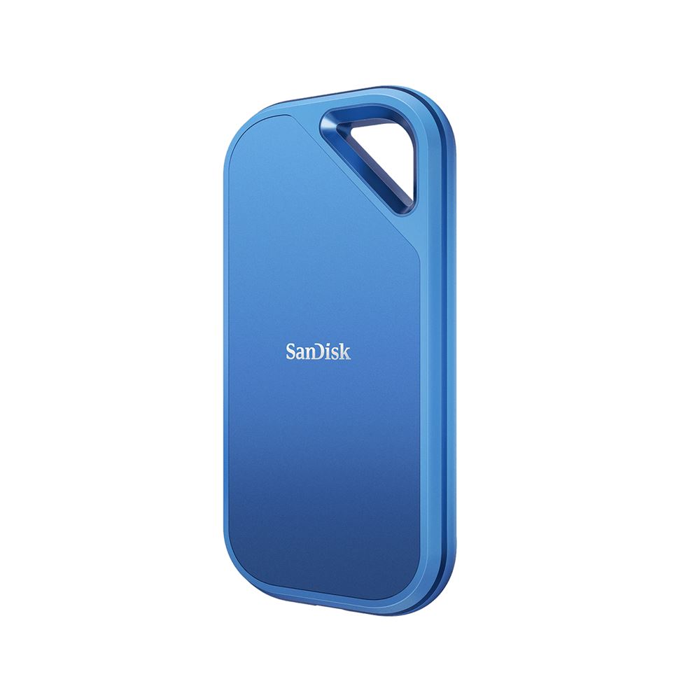 Eine kompakte blaue SanDisk Creator Pro 1TB externe ssd verbunden mit einem modernen Smartphone für Backups.