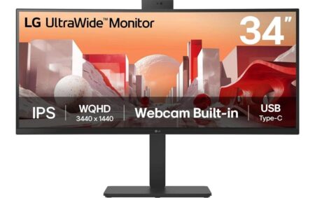 Ein schwarzer lg 34ba85qe-b UltraWide Monitor mit oben integrierter Webcam auf einem ergonomischen Fuß.