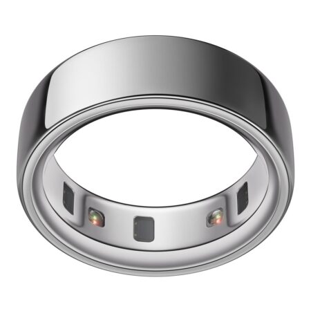 Oura ring 4 in Silber für präzise Fitnessdaten