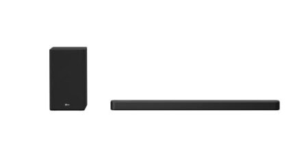 Lg sn8yg dolby atmos 3.1.2 soundbar kraftvoll mit kabellosem Subwoofer und modernem Heimkino Setup im Wohnzimmer