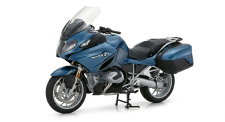 BMW R 1250 RT Tourenmotorrad 2026 in moderner Ausführung mit großem Windschutz und integriertem Koffersystem.