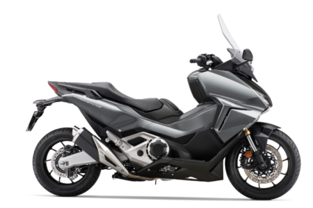 Honda Forza 750 Maxi-Scooter mit modernem Design und komfortabler Ausstattung für lange Fahrten und täglichen Einsatz.