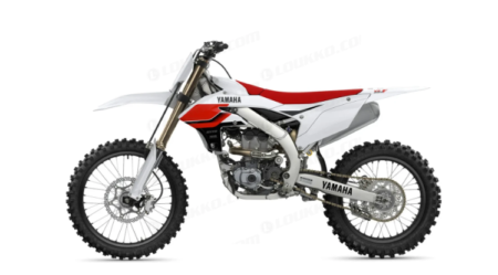 Yamaha YZ250F Motocross Motorrad in blau auf einer Offroad Strecke