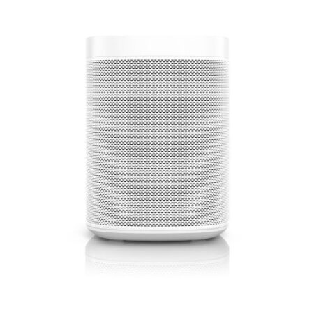 Der kompakte sonos one sl weiß steht elegant auf einem weißen Regal in einer modernen Küche.