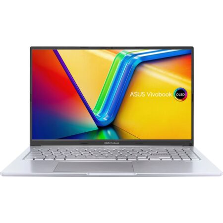 Ein blaues asus vivobook 15 oled m1505ya mit leuchtendem Display auf einem hellen Schreibtisch.