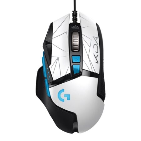 Die Logitech G502 Hero K/DA Edition gamer maus in Weiß und Schwarz mit blauen Akzenten auf einem Schreibtisch.