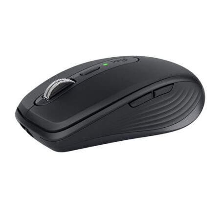 Die kompakte ergonomische Logitech MX Anywhere 3 kabellose maus auf einer glatten Oberfläche neben einem modernen Laptop.