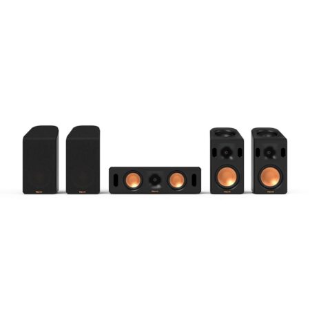 Das komplette klipsch reference cinema 5.0.4 set in Schwarz für immersiven Dolby Atmos Heimkino-Sound.