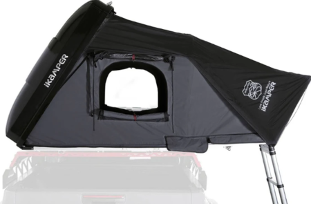iKamper Skycamp 3.0 Dachzelt auf einem SUV montiert, ikamper skycamp 3.0 dachzelt für komfortables Camping im Outdoor-Einsatz.