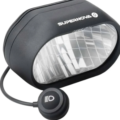 Supernova M99 DY Pro Frontscheinwerfer aus schwarzem Aluminium mit leistungsstarker LED-Beleuchtung für Fahrräder und Tourenfahrten.